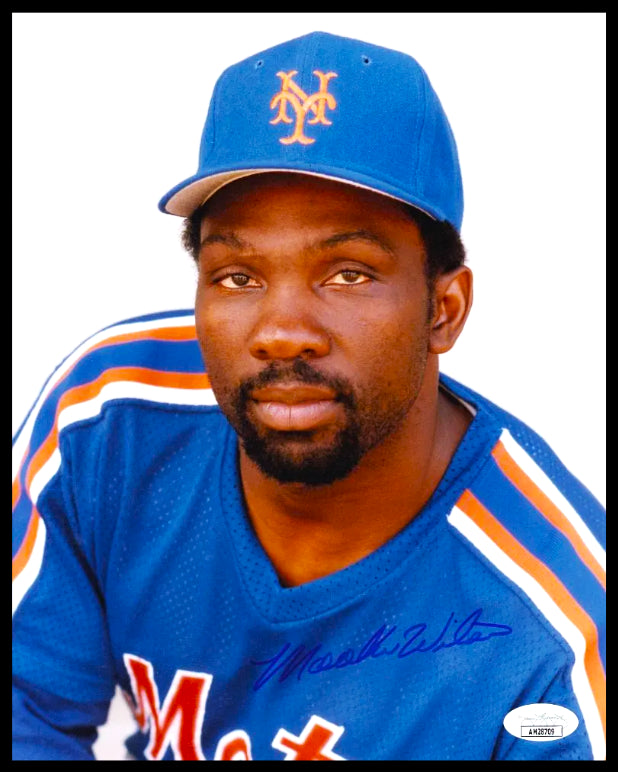 Mookie Wilson New York Mets Signed 8€10 Photo (JSA COA)