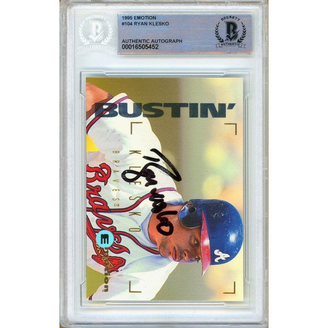 Baseballs- Autographed- Ryan Klesko Atlanta Braves Signed 1995 Skybox Emotion Trading Card Beckett Authenticated Auto Slab Front
