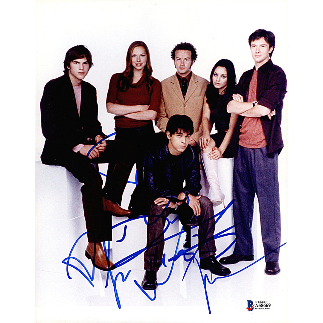 That 70s Show Signed 8x10 Cast Photo Danny Masterson, Laura Prepon, Mila Kunis, Wilmer Valderrama Beckett