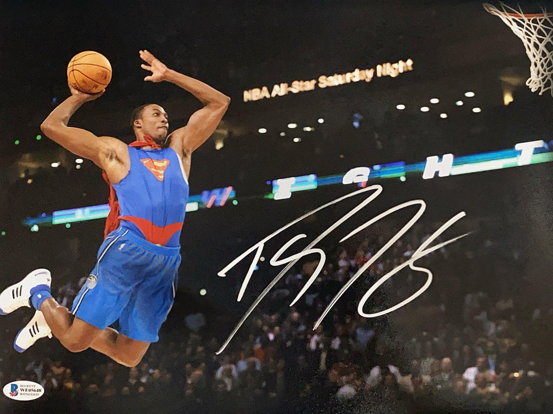 Dwight Howard Superman Dunk Signed 11x14 Photo (Beckett)