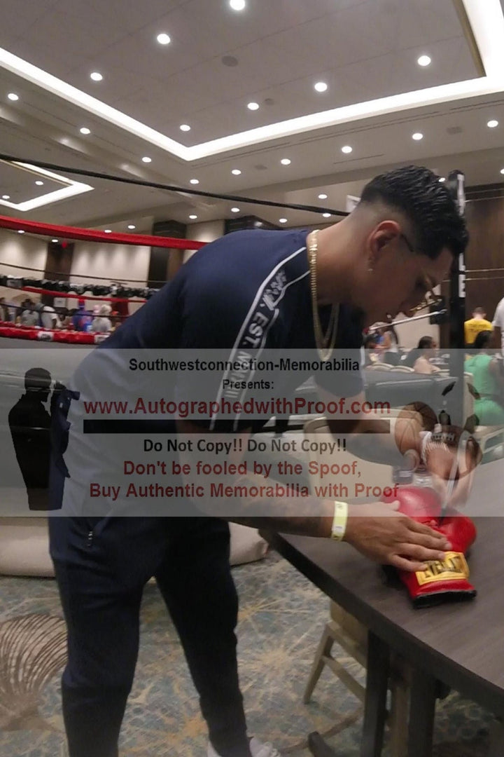 Fernando Vargas Jr. Signed Everlast Red Boxing Glove Proof Photo Beckett Authentication