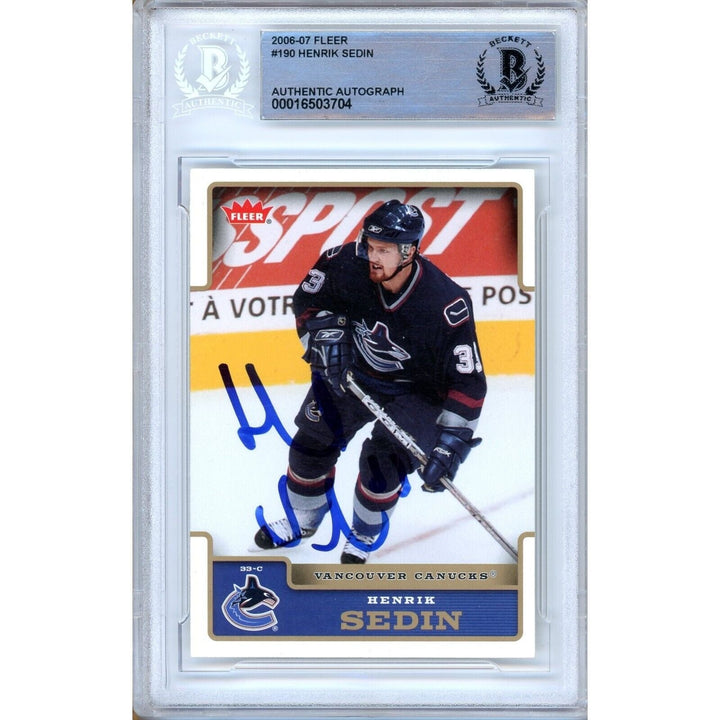 Henrik Sedin Vancouver Canucks Signed 2006-07 Fleer Hockey Card Beckett Auth Auto Slab
