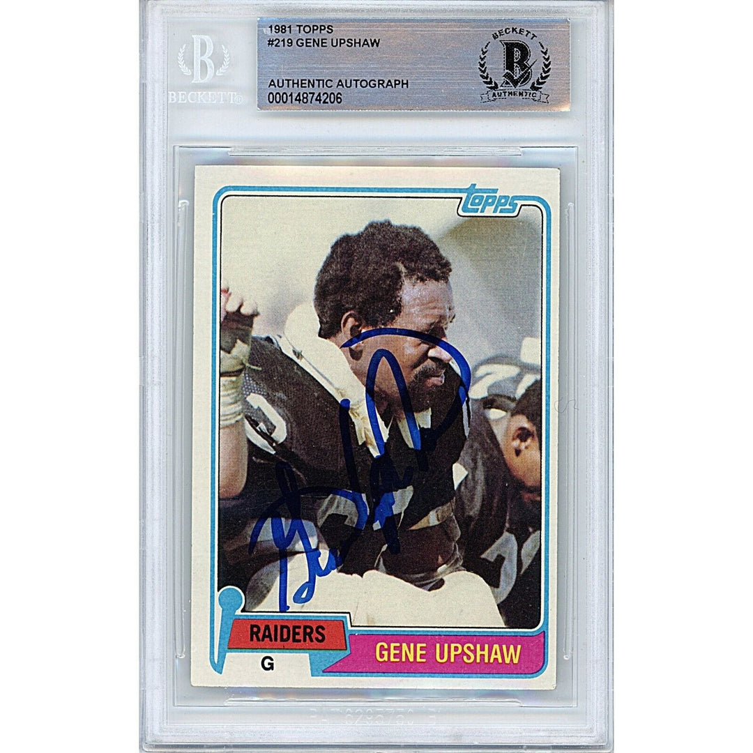 Gene Upshaw Oakland Raiders Signed 1981 Topps Football Card Beckett Authentic Auto Slab