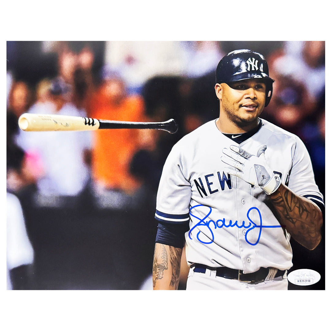 Andruw Jones Signed New York Pose 9 Baseball 8x10 Photo (JSA)