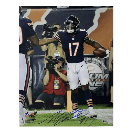 Anthony Miller Autographed Chicago Bears Football 16x20 Photo (Beckett)