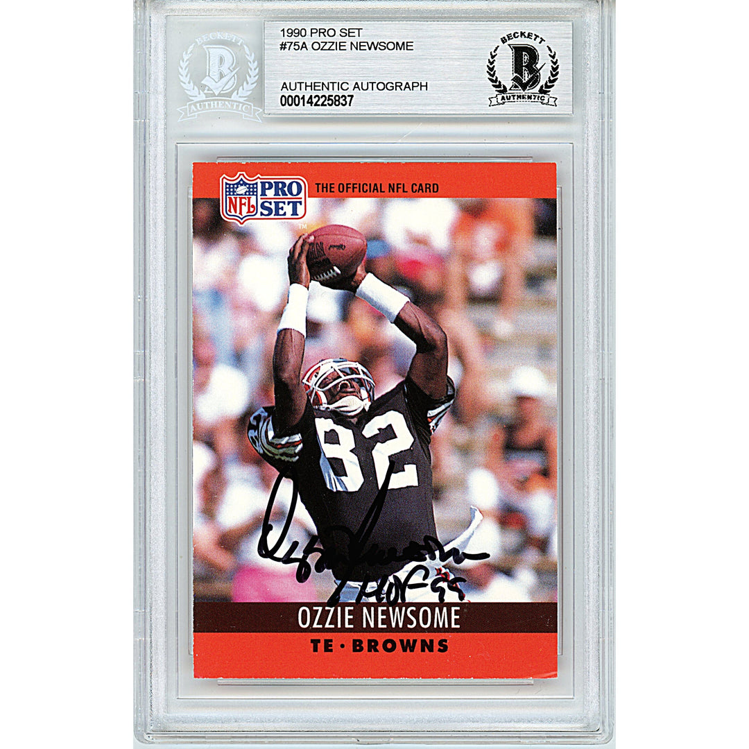 Ozzie Newsome Signed Cleveland Browns 1990 NFL Pro Set Football Card Beckett Slab