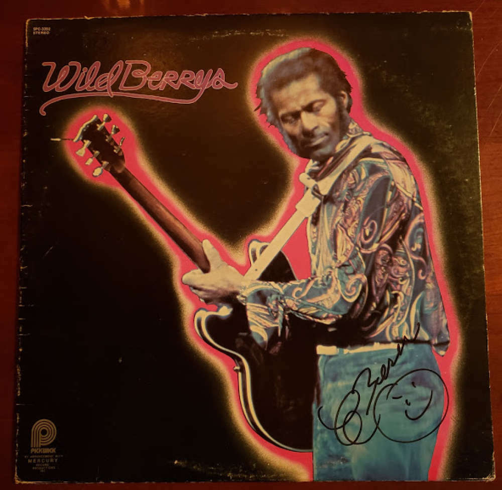 Chuck Berry Jsa Coa Signed Wild Berrys Album W/ Vinyl Autograph