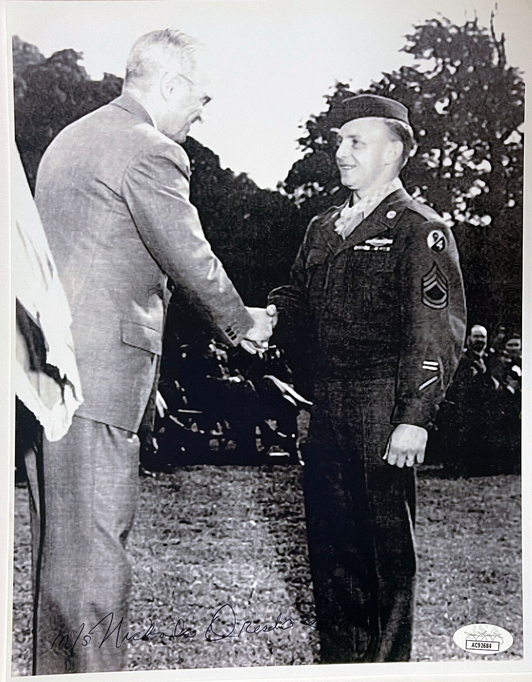 Nicholas Oresko signed WWII Medal of Honor/Purple Heart 8.5x11 Photo- JSA