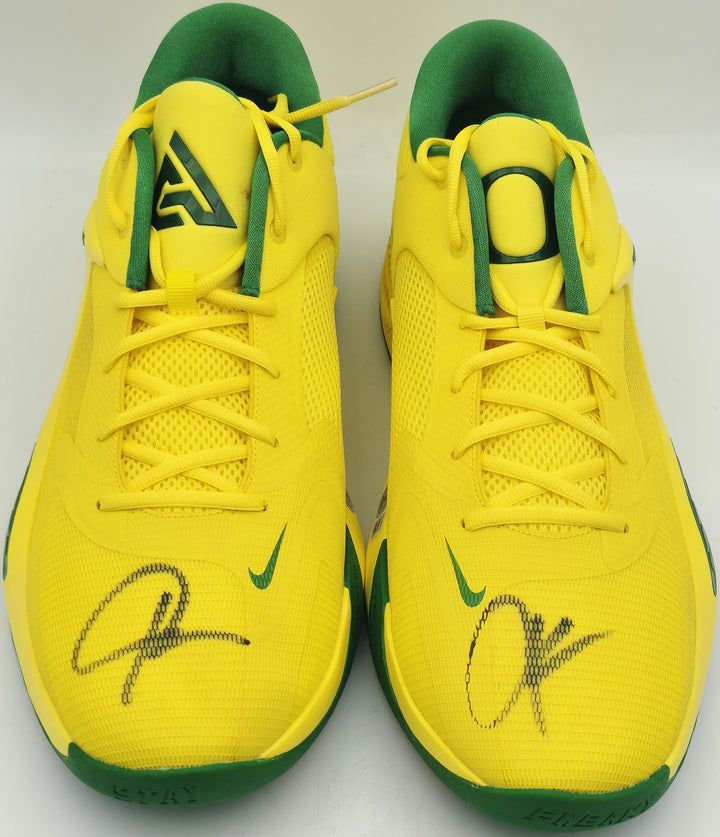 Giannis Auto 2022 (PE) Promo Oregon Nike Zoom Freak 4 Game Shoes Size 17 Beckett
