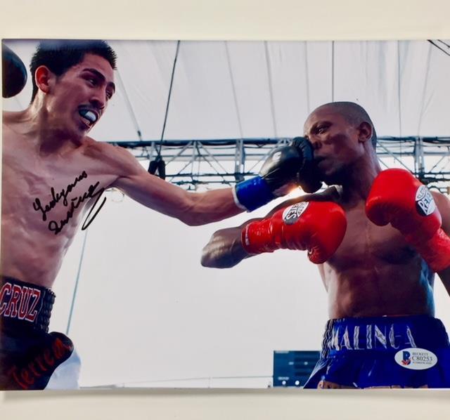 WBC Champ LEO SANTA CRUZ Autograph Signed 8x10 8.5x11 Photo w/ BAS Beckett COA