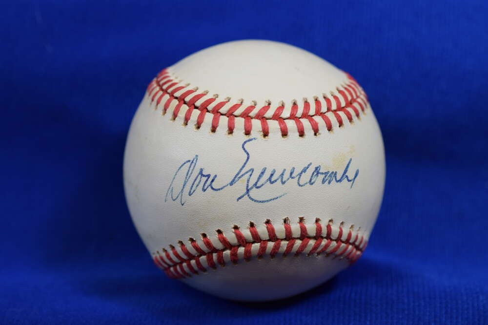 Don Newcombe Beckett BAS Autograph National League ONL Signed Baseball