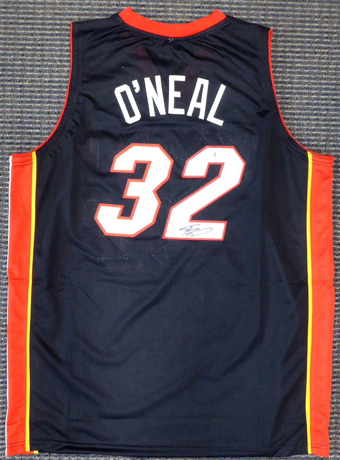 Miami Heat Shaquille Shaq O'Neal Signed Black Jersey On 2 Beckett BAS