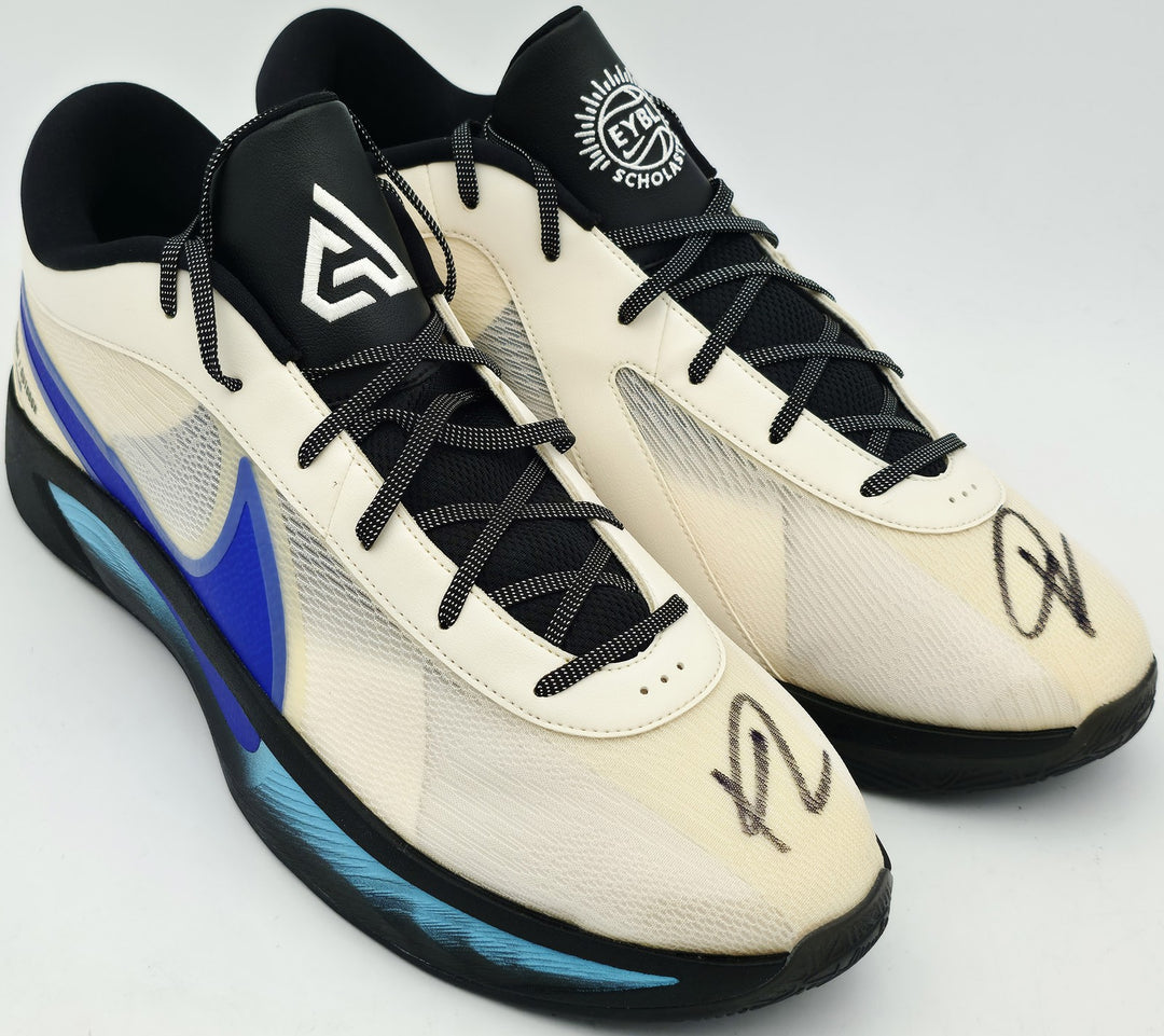 Giannis Auto 2024 (PE) Promo Nike Zoom Freak Game Shoes Bucks Size 17 Beckett