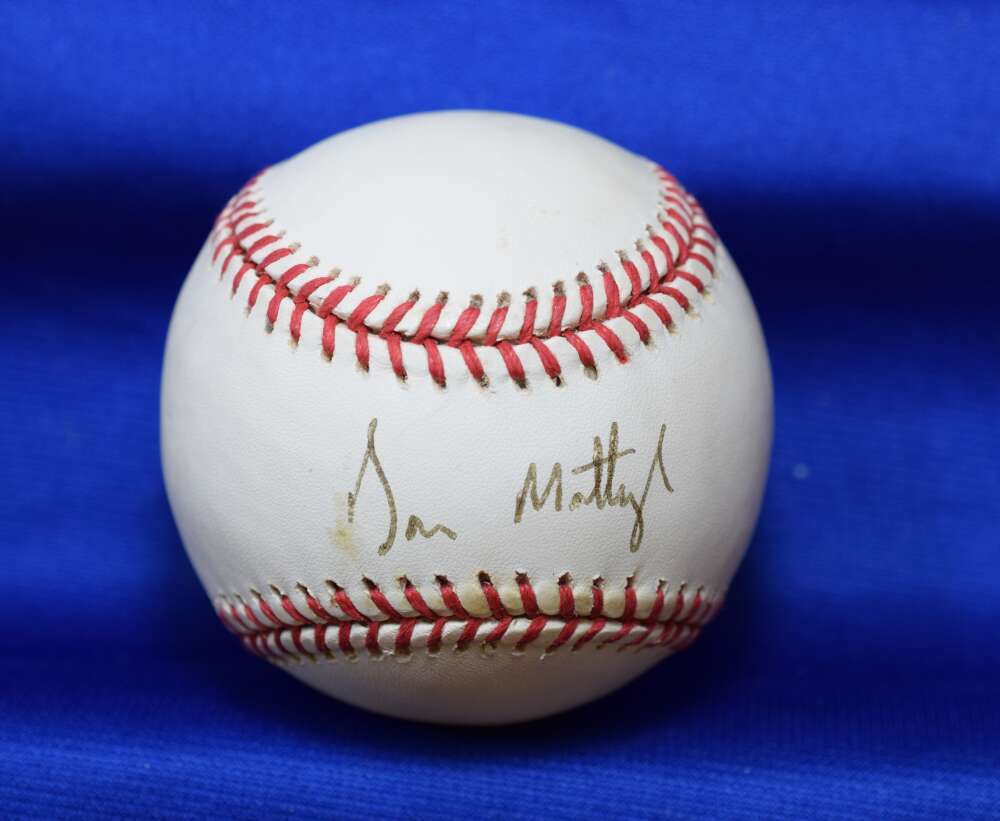 Don Mattingly JSA Cert Signed American League OAL Autograph Baseball