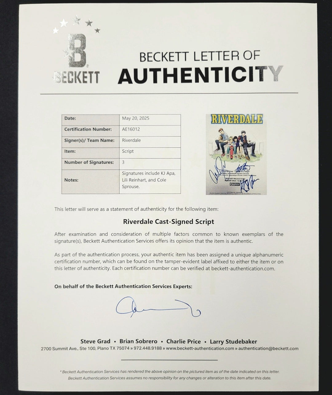 Riverdale cast signed Script Apa/ Lili Reinhart / Sprouse autograph Beckett BAS