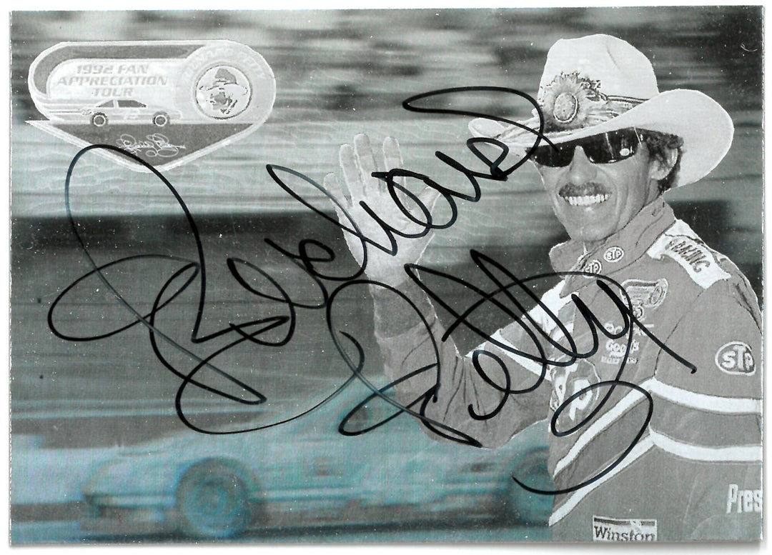 Richard Petty signed 1992 Fan Appreciation Tour Holographic NASCAR On Card Auto
