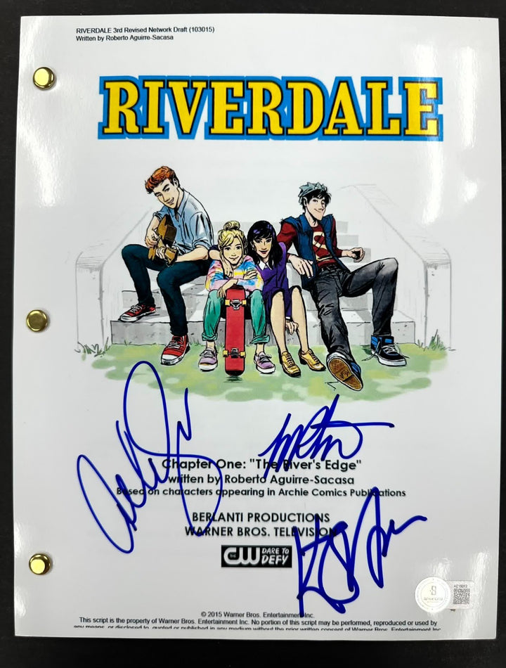 Riverdale cast signed Script Apa/ Lili Reinhart / Sprouse autograph Beckett BAS