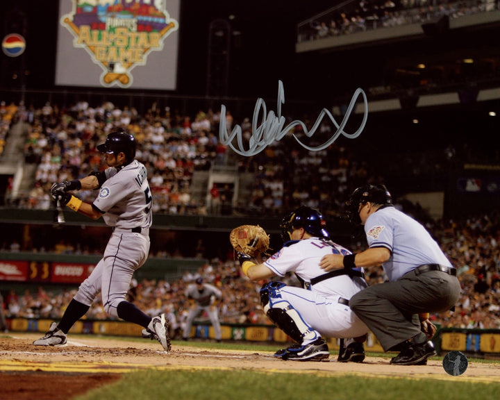 Ichiro Suzuki Autographed Signed 8x10 Photo Seattle Mariners Hitting IS Holo