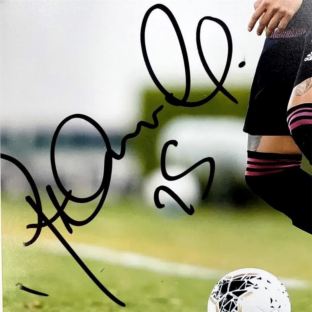 Roberto Alvarado signed Team Mexico 11x14 photo autograph ~ Beckett BAS