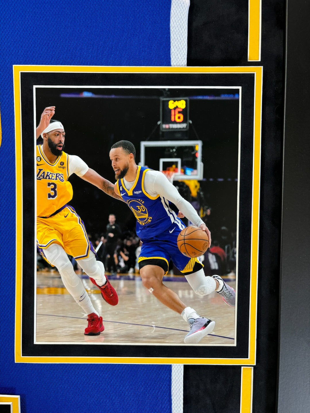 Stephen Curry Autographed Golden State Warriors Jersey Framed JSA Signed Steph