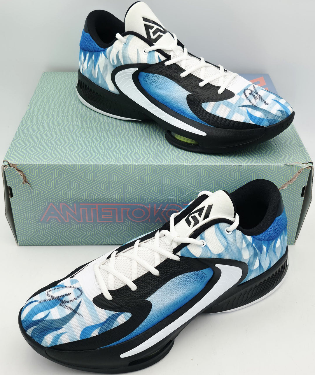 Giannis Antetokounmpo Auto Signed Nike Zoom Freak 4 Shoes Bucks Size 17 Beckett