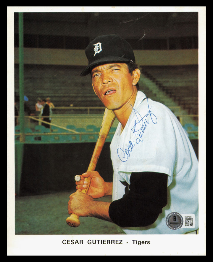 Cesar Gutierrez Signed 7x9 Team Issued Photo Tigers 1971 Beckett #BM37469