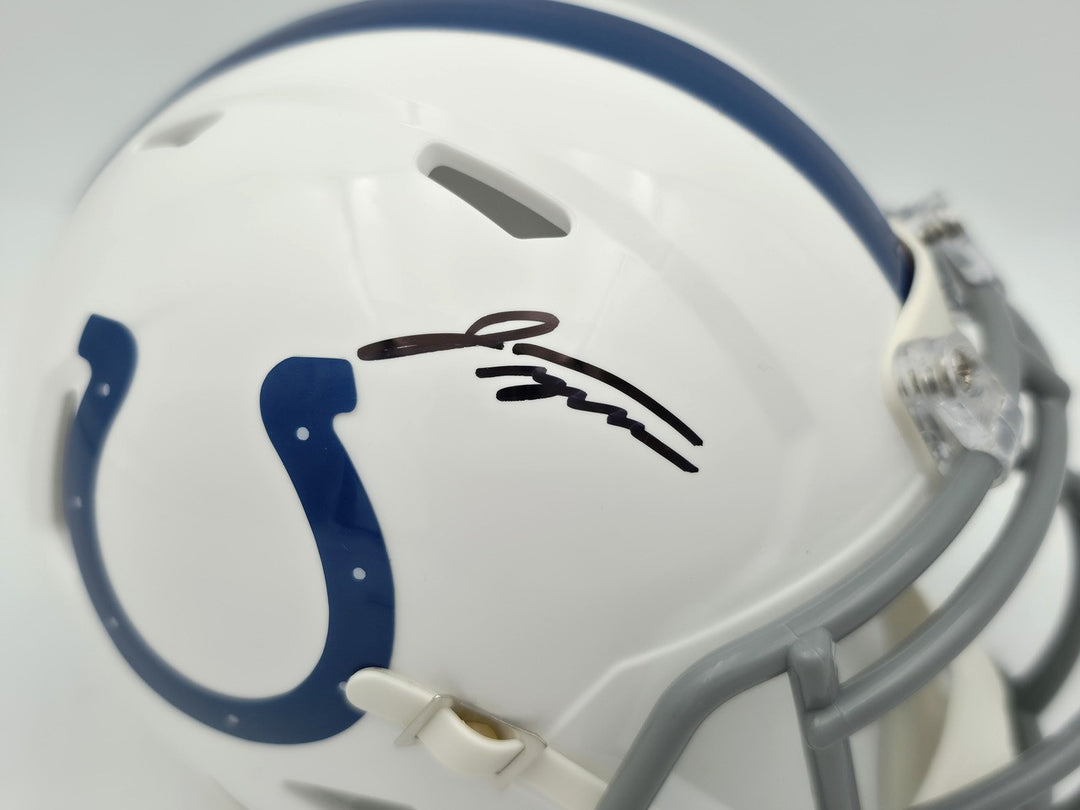 Jonathan Taylor Signed Indianapolis Colts White Speed Mini Helmet Beckett Wit