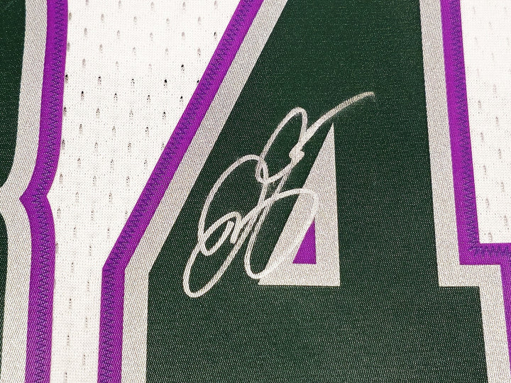 Bucks Ray Allen Auto White Auth Mitchell Ness 96-97 Swingman Jersey L BAS