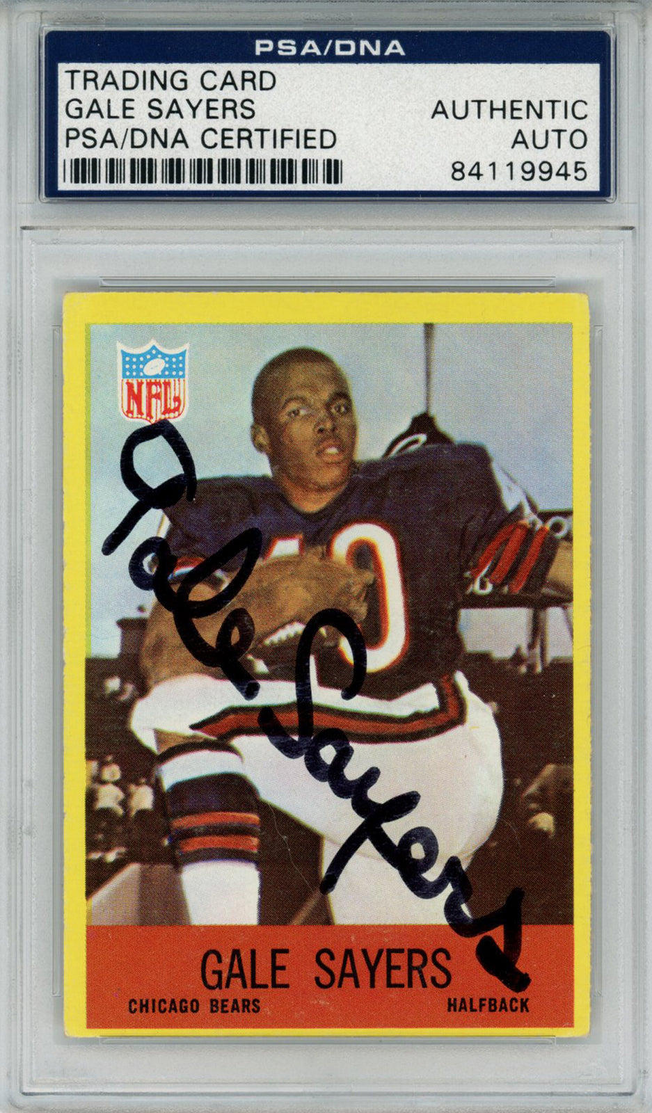 Gale Sayers Signed 1967 Philadelphia #35 Trading Card PSA Slab 43651