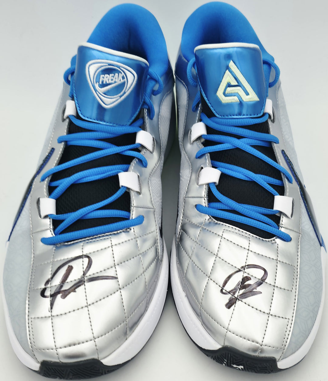 Giannis Signed 2023 PE Promo Nike Zoom Freak 5 Shoes Size 17 BAS Witness