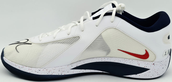Giannis Auto 2024 (PE) Promo UConn Nike Zoom Freak 6 Game Shoes Size 17 Beckett