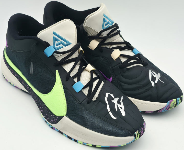 Giannis Antetokounmpo Auto Black Nike Zoom Freak 5 Shoes Bucks Size 16 Beckett