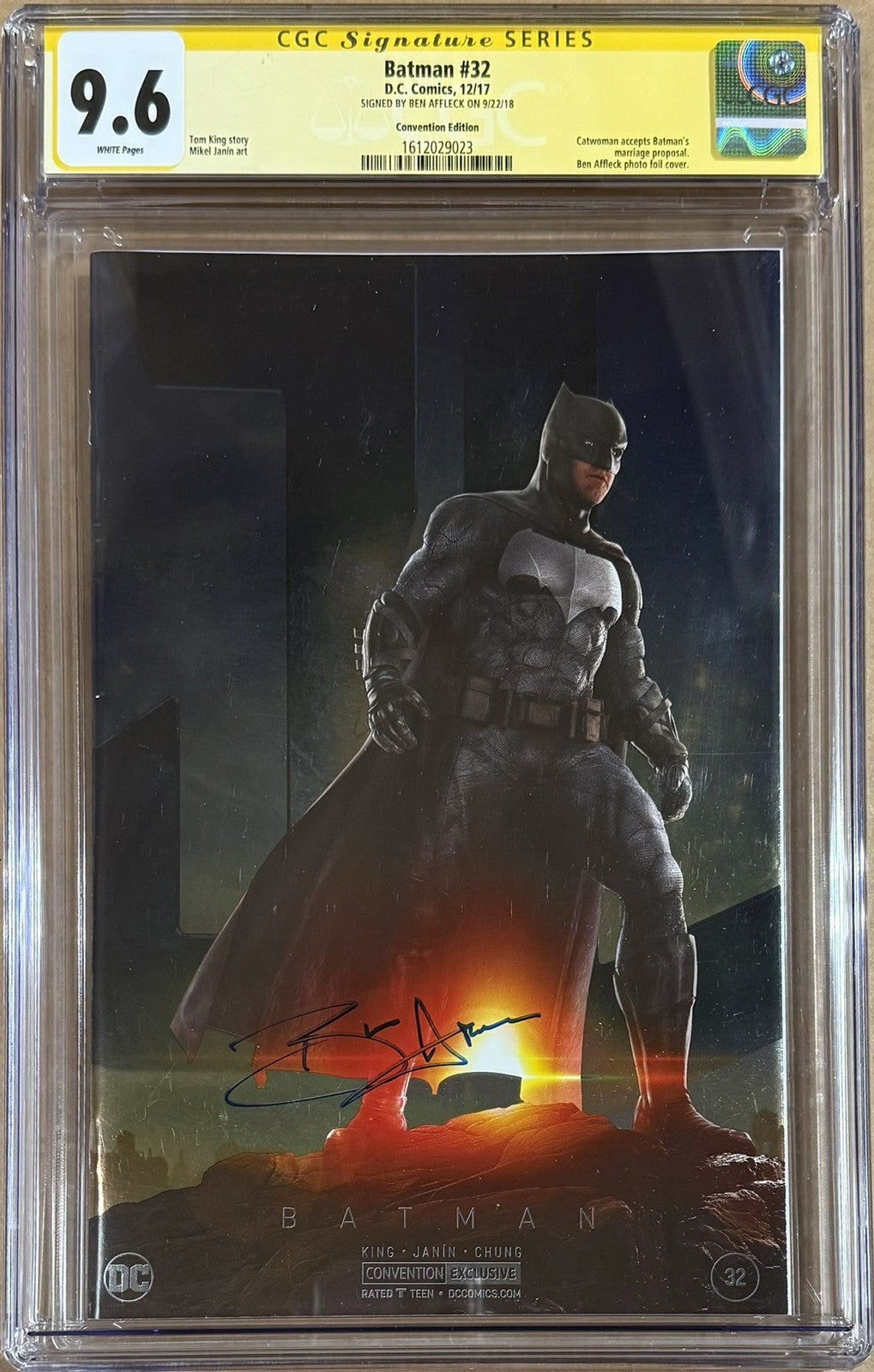 Ben Affleck Autographed Batman NYCC Convention Foil Variant SS #32 CGC 9.6 56595