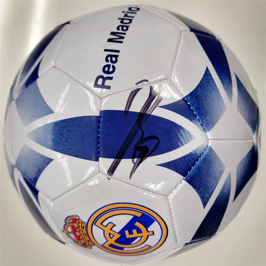 Karim Benzema signed Real Madrid Soccer Ball autograph (A) ~ Beckett BAS Holo