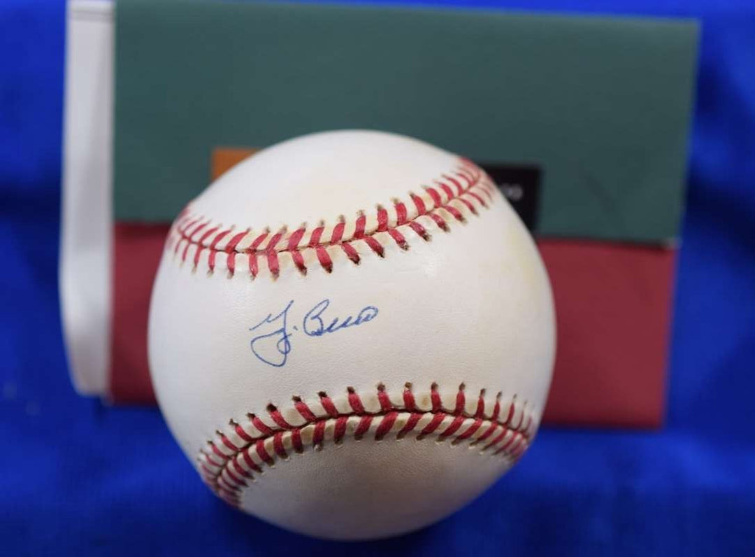 Yogi Berra Upper Deck Coa Autographed American League OAL Signed Baseball