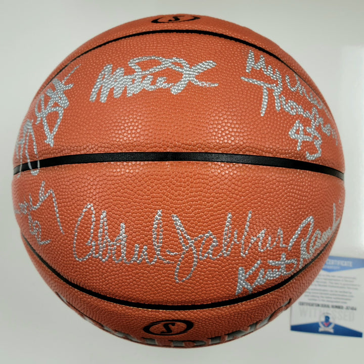 Showtime Lakers team signed NBA Basketball Beckett BAS COA Jabbar Magic Worthy +