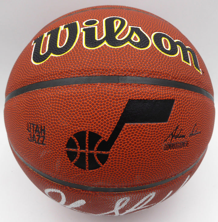 Karl Malone & John Stockton Auto Wilson Basketball Jazz Smudged Beckett 1W271664