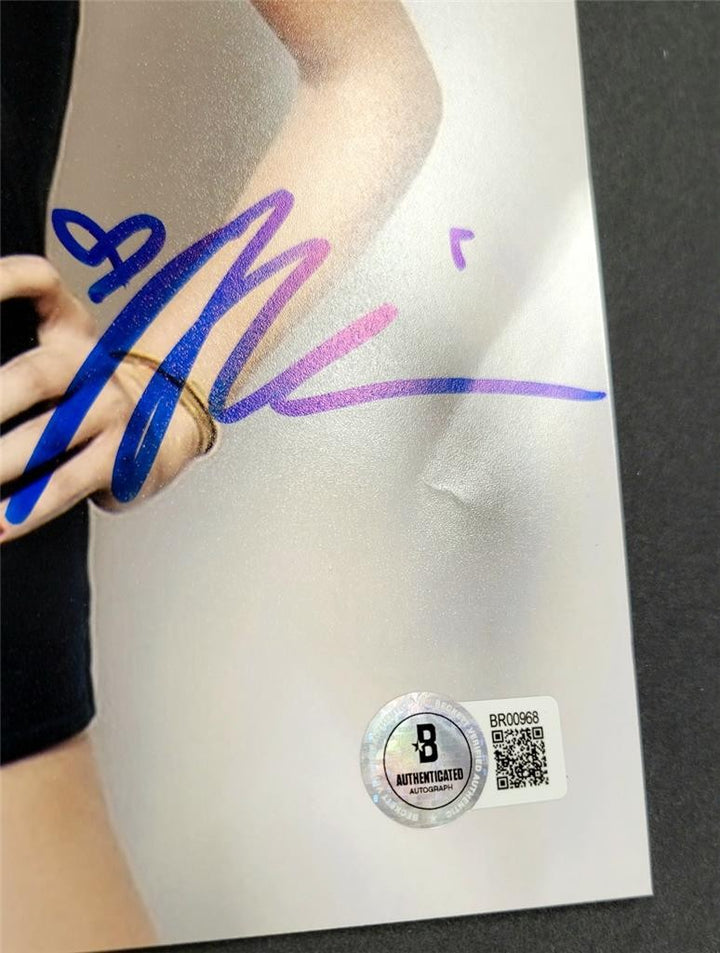 *READ* Alison Brie signed 8x10 photo hot sexy actress autograph ~ Beckett BAS