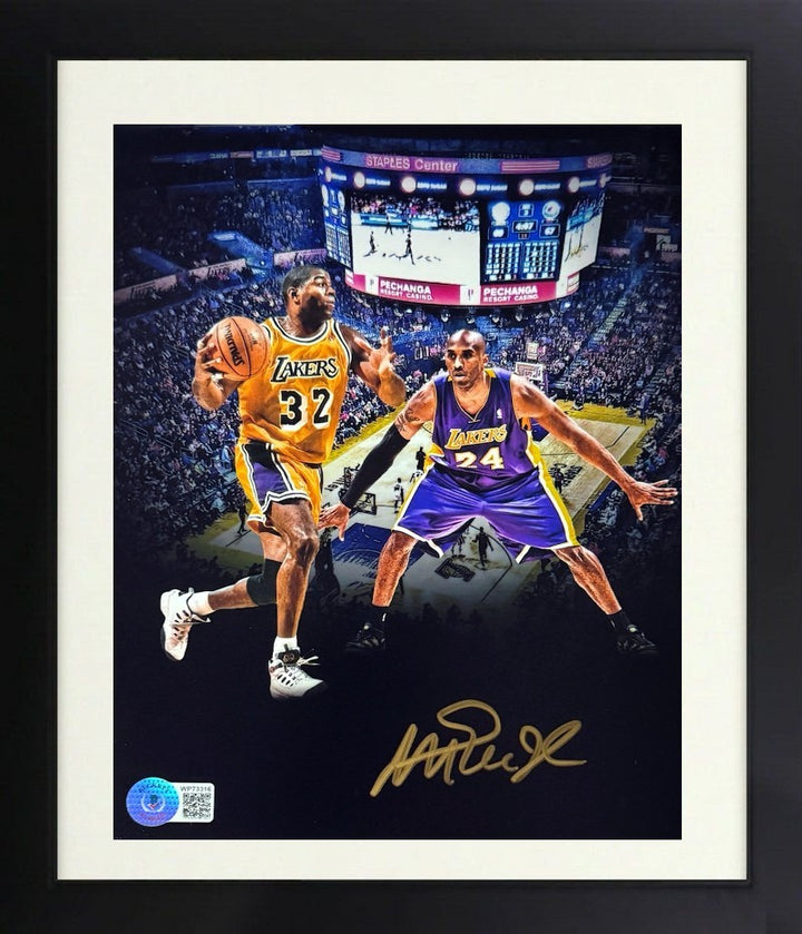 Magic Johnson signed Los Angeles Lakers 8x10 Photo Framed - Beckett  (w/Kobe)