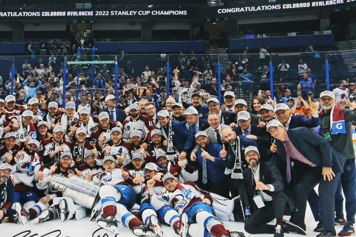 Colorado Avalanche Autographed/Signed Team (18) 16x20 Photo Insc. Fanatics 51025