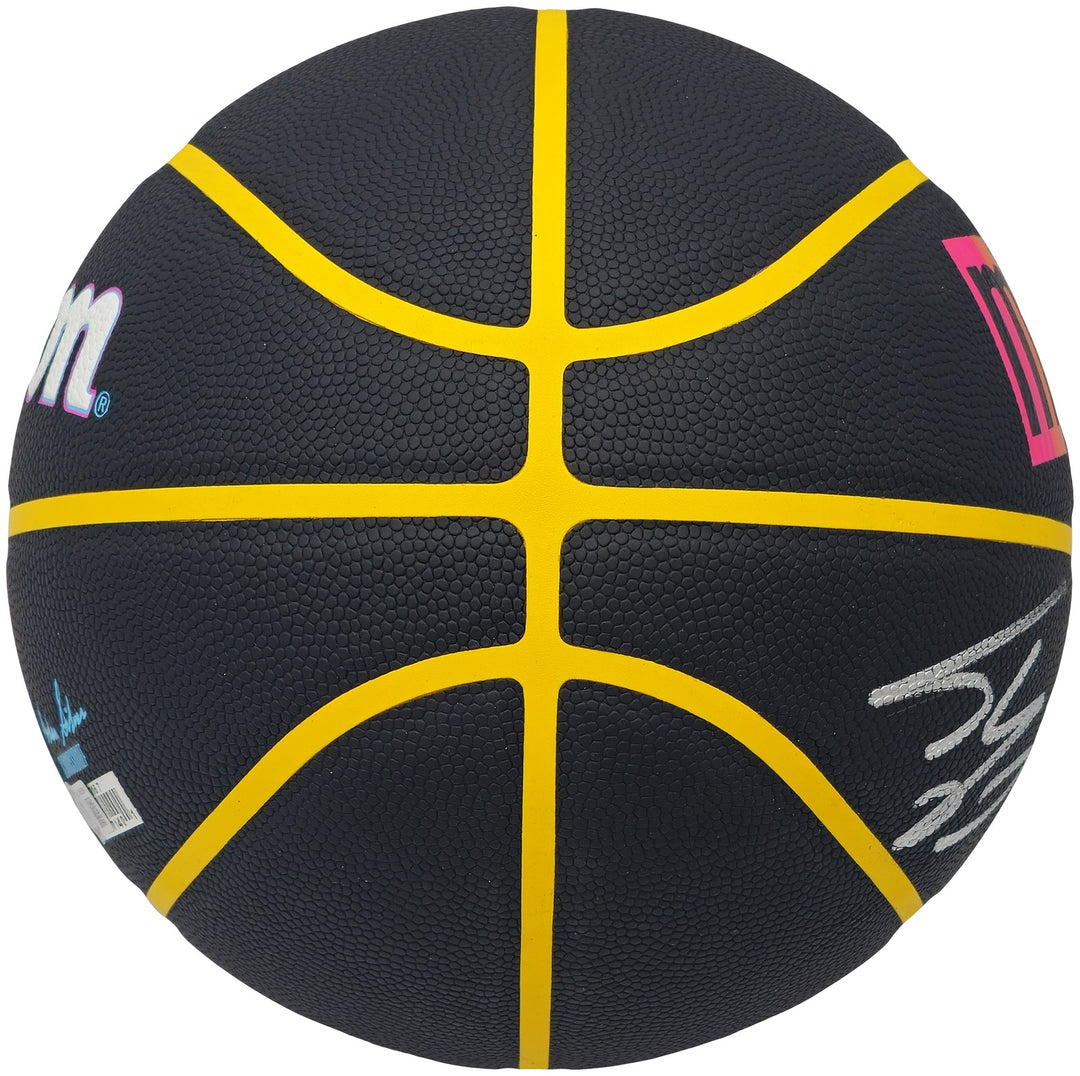 Shaquille Shaq O'Neal Auto 75th Anniversary City Edition Basketball Heat Beckett