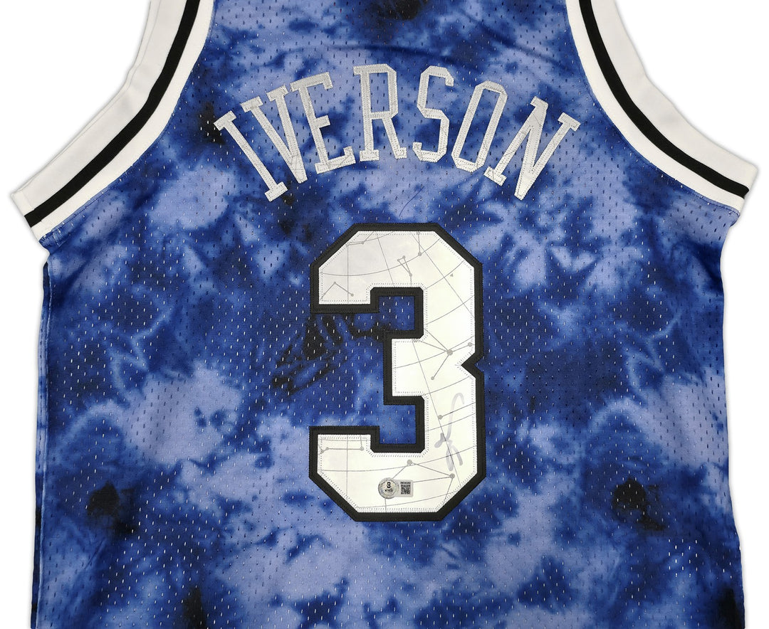 76ers Allen Iverson Auto Blue M & N 1996-97 HWC Swingman Galaxy Jersey Size M