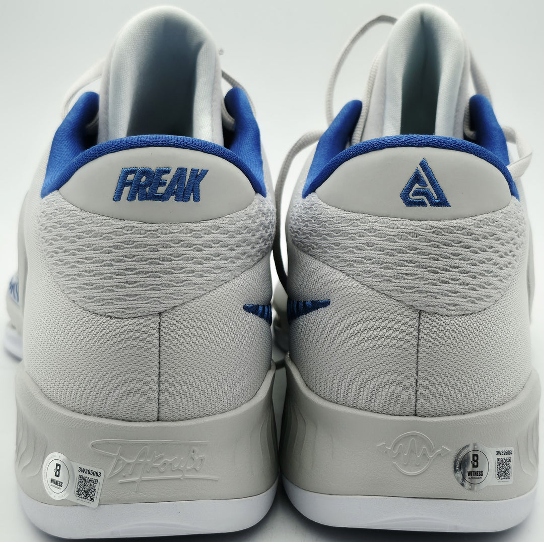 Giannis Auto 2022 PE Promo Kentucky Nike Zoom Freak 4 Game Shoes Size 16 Beckett