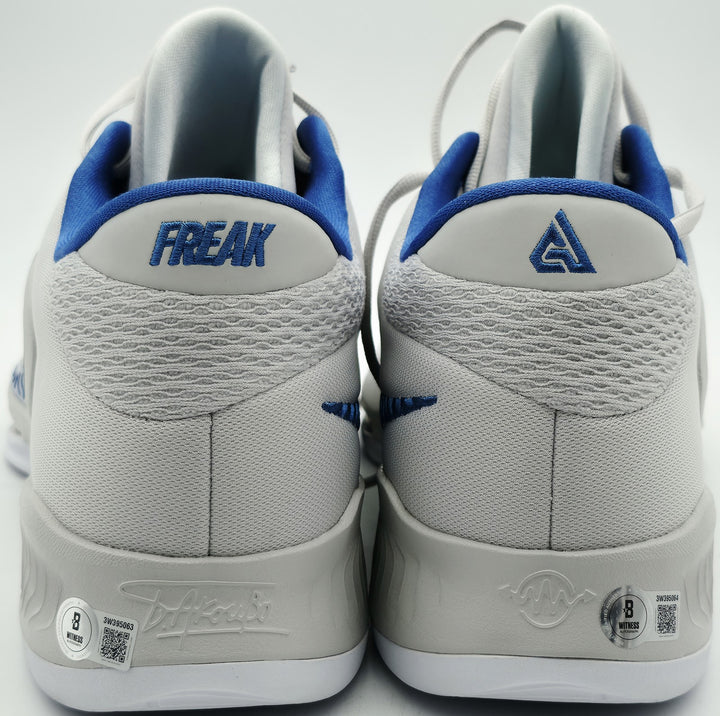Giannis Auto 2022 PE Promo Kentucky Nike Zoom Freak 4 Game Shoes Size 16 Beckett