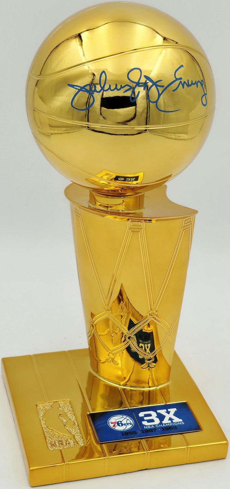 Julius "Dr. J" Erving Auto 76ers NBA Champions Mini Trophy Fanatics Beckett Wit