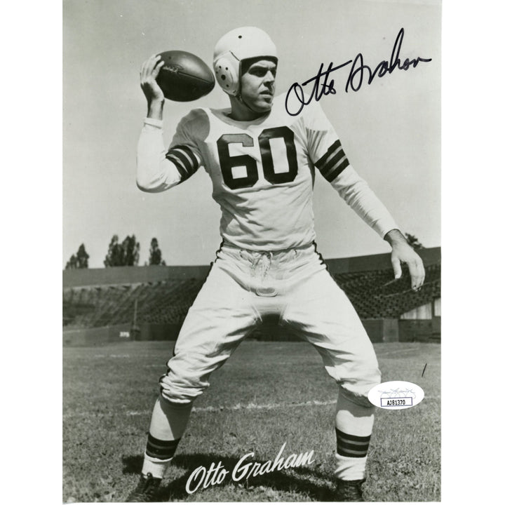 Otto Graham Autographed/Signed Cleveland Browns B&W 7x9 Photo JSA 55129