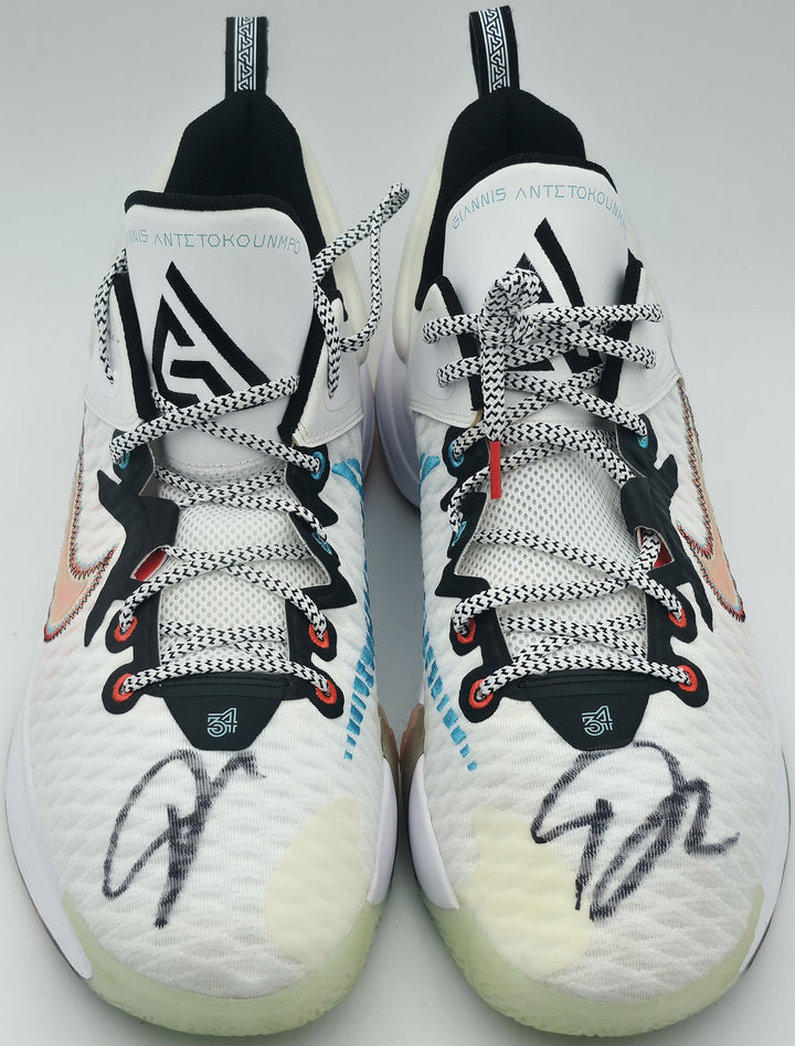 Giannis Antetokounmpo Auto Signed Nike Immortality 3 Shoes Bucks Size 17 Beckett