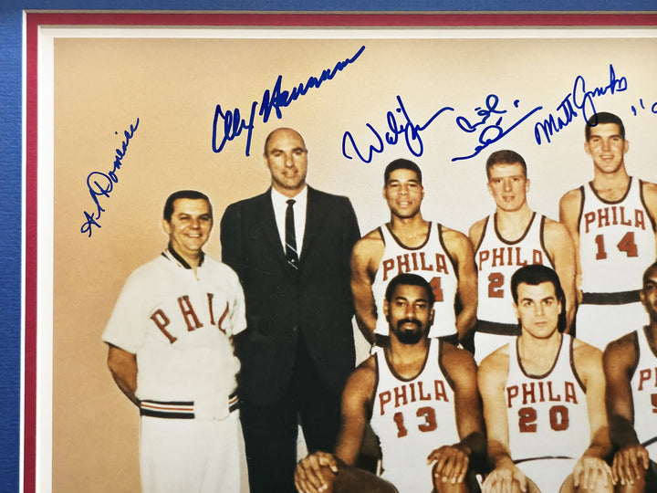 1967 76ers Team Auto Framed 16x20 Photo 12 Sigs Wilt Chamberlain Beckett AE31376