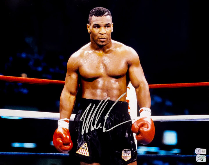 Mike Tyson Signed 16x20 Photo Posing Beckett BAS