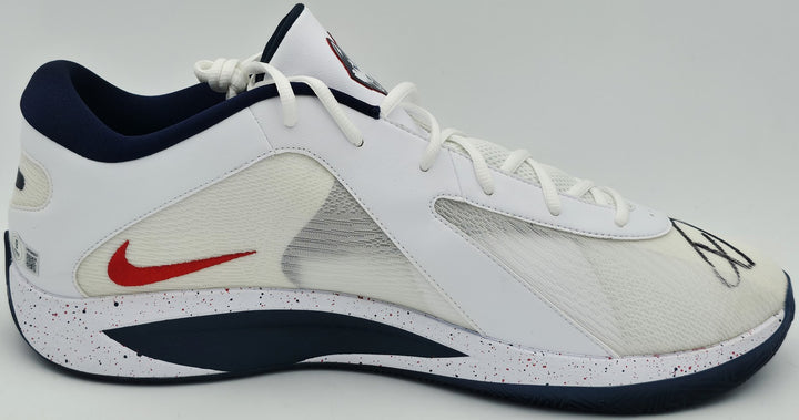 Giannis Auto 2024 (PE) Promo UConn Nike Zoom Freak 6 Game Shoes Size 17 Beckett